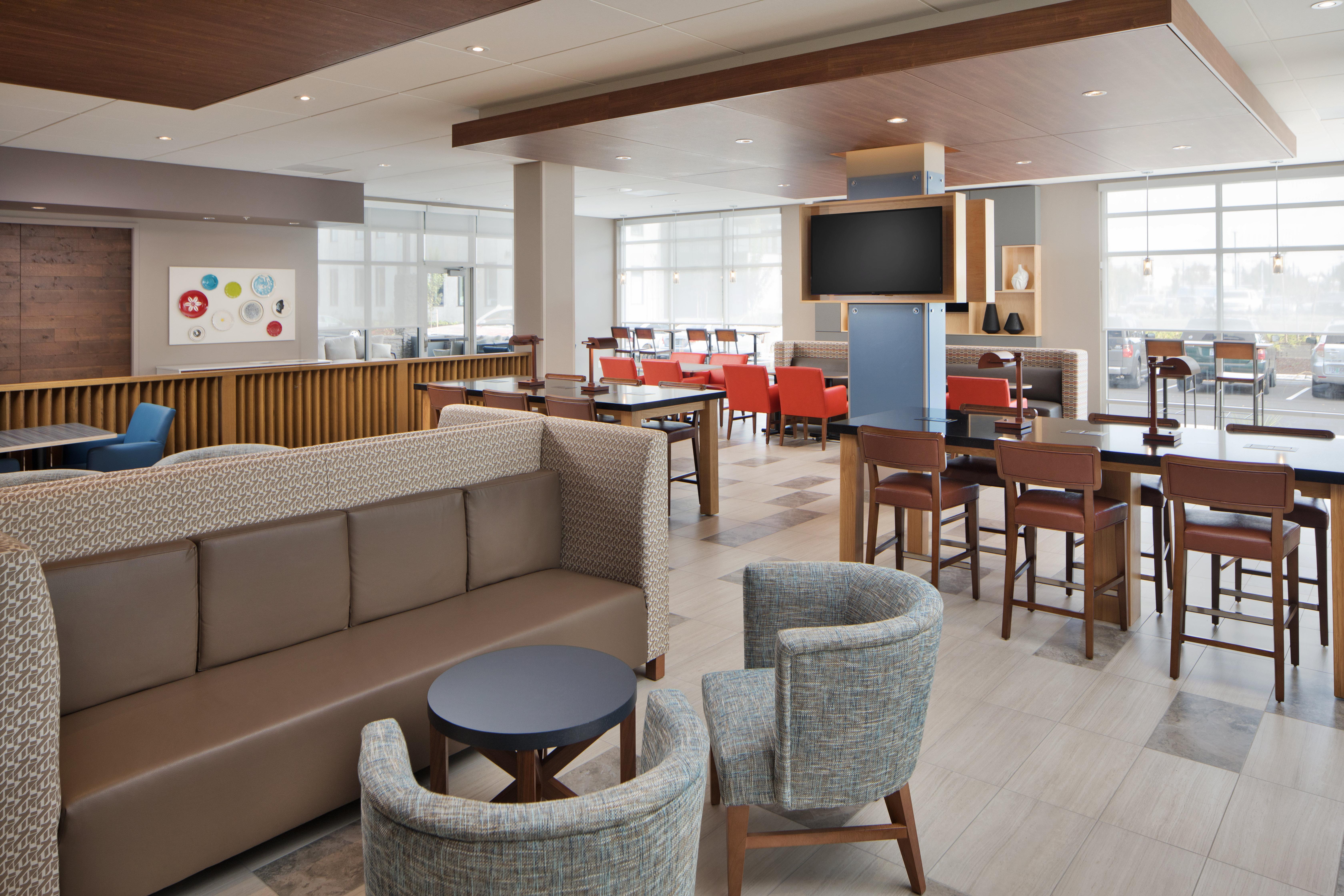 Holiday Inn Express & Suites - Portland Airport - Cascade Stn By Ihg Dış mekan fotoğraf