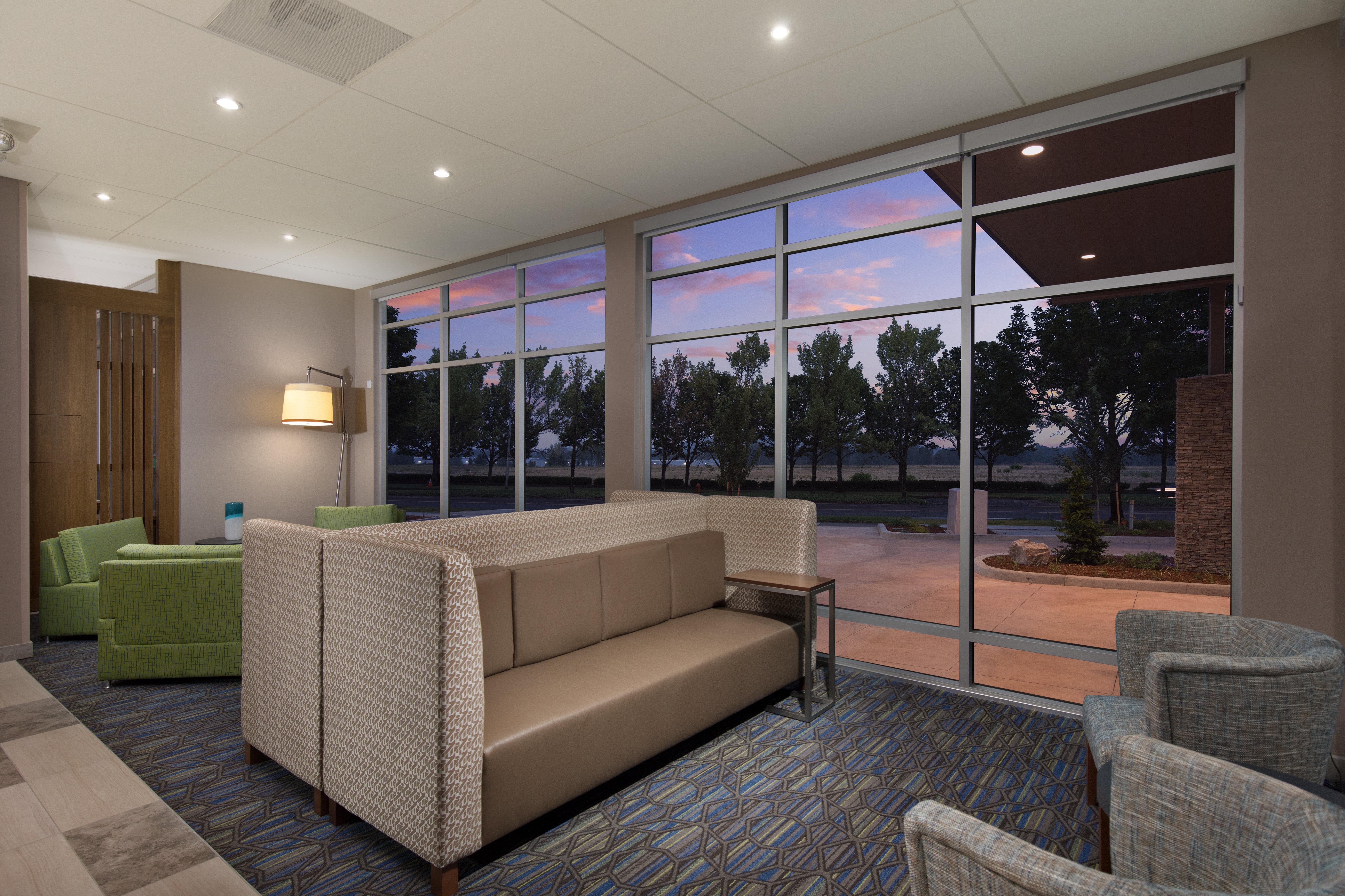 Holiday Inn Express & Suites - Portland Airport - Cascade Stn By Ihg Dış mekan fotoğraf
