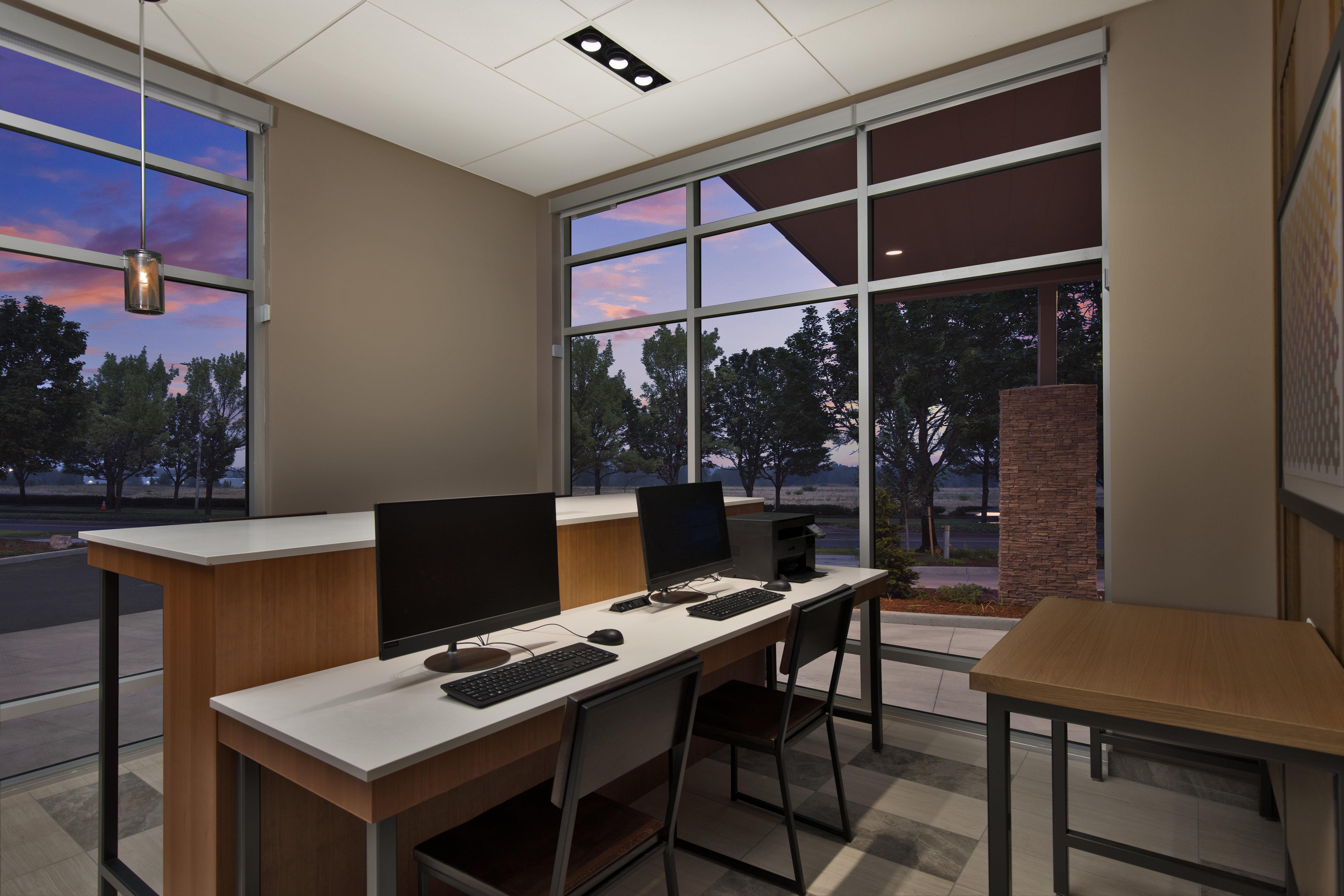 Holiday Inn Express & Suites - Portland Airport - Cascade Stn By Ihg Dış mekan fotoğraf